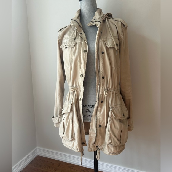 Aritzia Talula Trooper Utility Jacket in Khaki Beige, Size Small - Picture 5 of 9